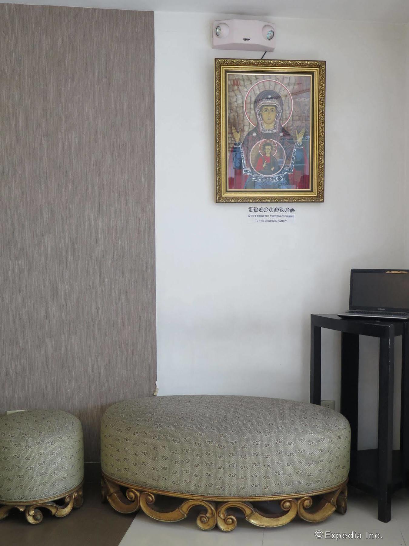 The Center Suites Себу Экстерьер фото