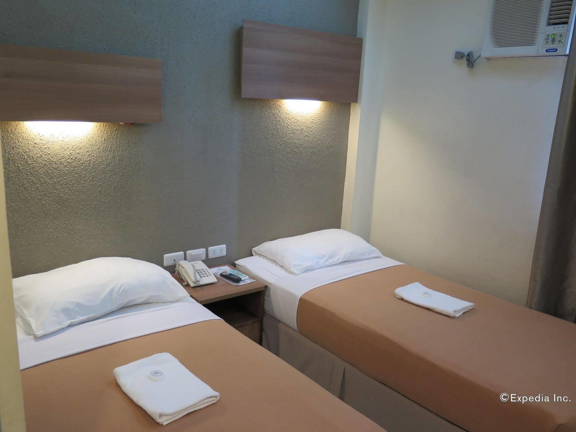 The Center Suites Себу Экстерьер фото