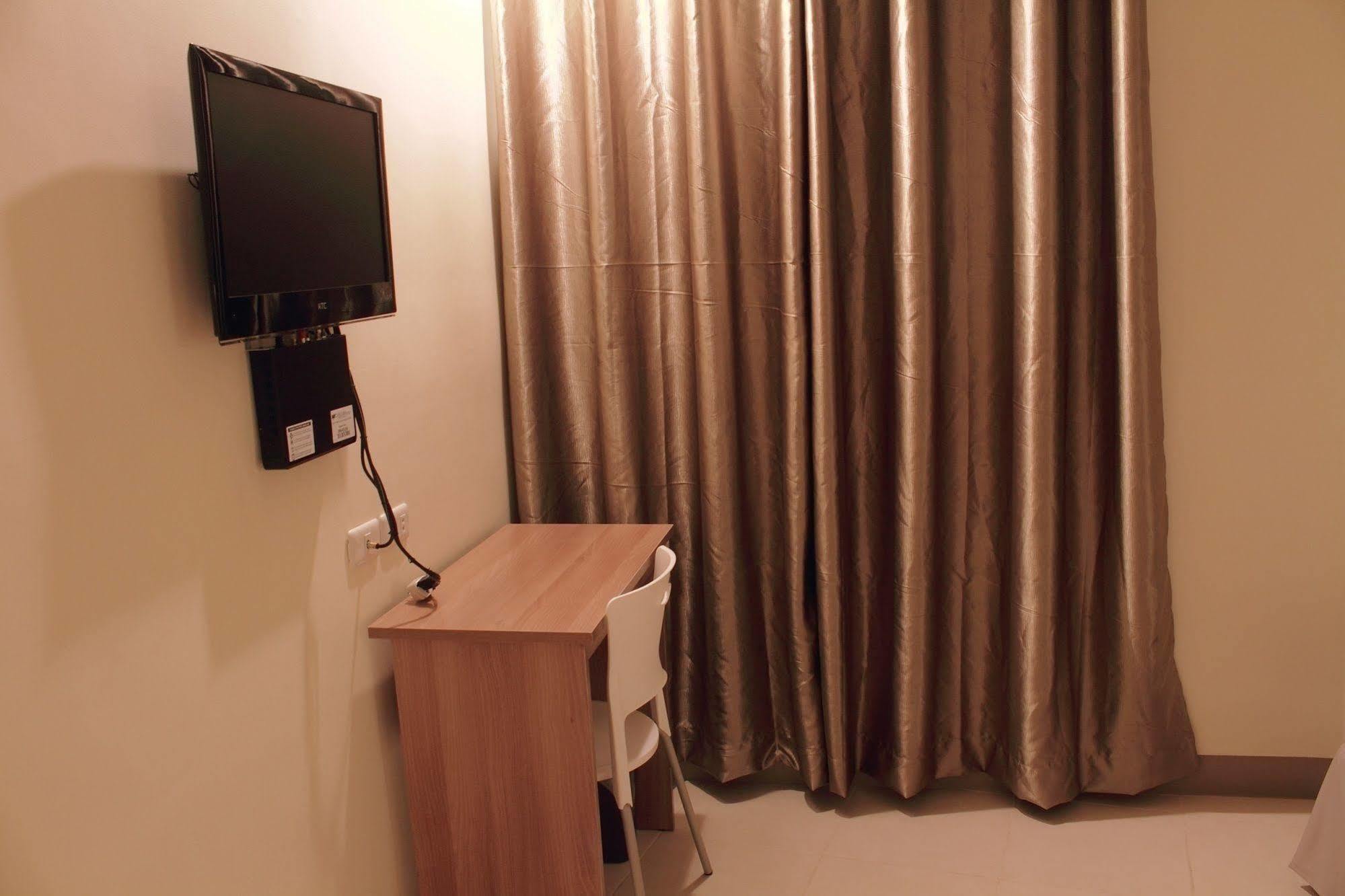 The Center Suites Себу Экстерьер фото